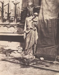 Sculpture de la Vierge à l