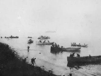 Débarquement à Anzac Cove, c. 1915