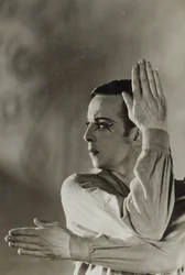 Carte postale de Robert Helpmann (1909-86) dans The Wanderer 1941