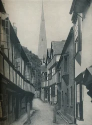 Belles maisons rassemblées autour d