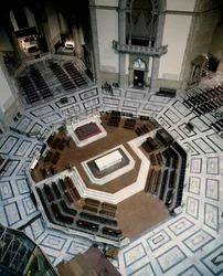 Vue du chœur octogonal en marbre réalisé par Baccio Bandinelli (1488-1560) (Bartolommeo Brandini), à l