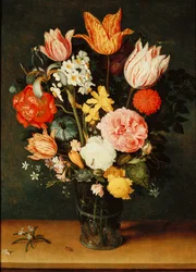Tulipes, Roses et autres Fleurs dans un Vase en Verre