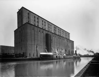 S. S. Arthur Orr à Armour Elevator E, Chicago, Illinois, États-Unis, c.1905