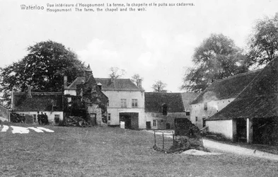 Ferme de Hougoumont, un site stratégique important pour Wellington pendant la bataille de Waterloo, carte postale commémorative, vers 1912