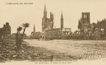 La Grand-Place, Ypres, 27 juin 1915