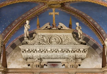 Crypte, Arche des Saints Marcellin et Pierre Exorciste, Sarcophage avec statues de Saint Marcelin et Saint Pierre Exorciste, Benedetto Briosco 1506-08