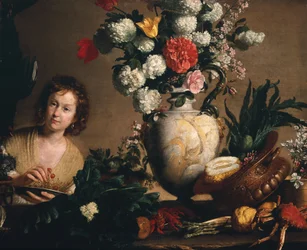Nature morte de fleurs, fruits, légumes et fruits de mer sur un rebord avec une figure tenant une assiette de cerises