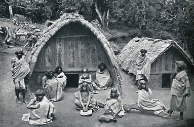 Une maison Toda dans un hameau indigène, Inde, 1902