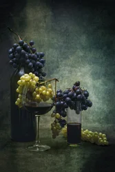 Raisins abondants et vin