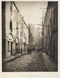 Broad Close No. 167 High Street, de The Old Closes and Streets of Glasgow