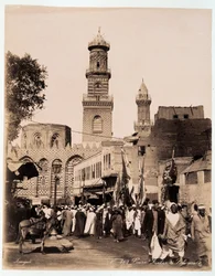 Fête dans les rues du Caire - photographie par les frères Zangaki, fin du XIXe siècle