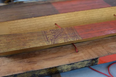 Manuscrit birman en feuille de palmier (bois et parchemin)