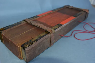 Manuscrit birman sur feuille de palmier (bois et parchemin)