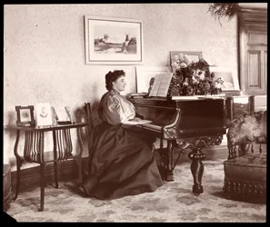 Madame Frances Saville chez elle, 1895