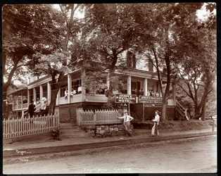 La famille Janer, le personnel et les invités à l