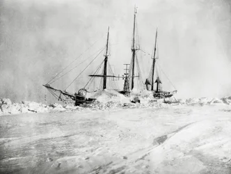 Fram, gelé dans la glace