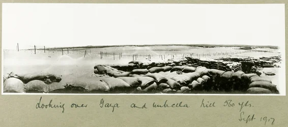 Vue sur Gaza et Umbrella Hill, septembre 1917