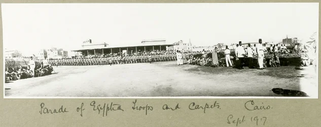 Parade des troupes égyptiennes et des tapis, Le Caire, septembre 1917