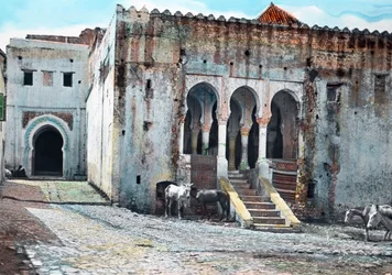 Nord du Maroc, Tanger, entrée du palais du Gouverneur, vers 1910