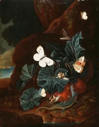 Nature morte au sol forestier avec un lézard, des papillons, un escargot et un serpent