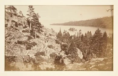Quatre scènes de chemin de fer et quatre vues du lac Tahoe : Emerald Bay, lac Tahoe