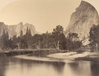 Vue de la rivière, en bas de la vallée, Cathedral Rock à gauche, 1861, Yosemite