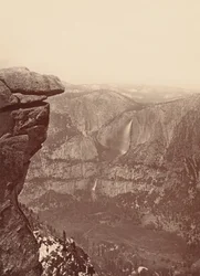 Les chutes du Yosemite, depuis Glacier Point, 1878-1881 (photo)