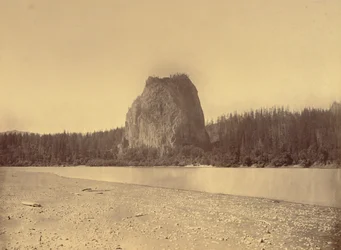 [Castle Rock, fleuve Columbia]