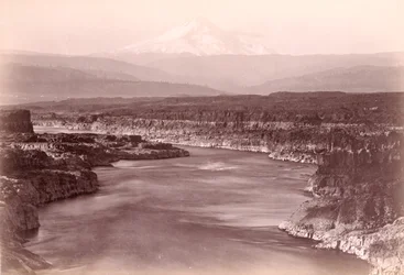 [Mount Hood depuis The Dalles, Oregon]