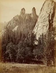 Les flèches de la cathédrale, Yosemite, Californie