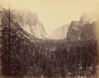 [Vallée de Yosemite depuis le sentier de Mariposa]