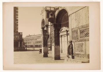 Piazza San Marco vue depuis la Porta della Carta. Venise.