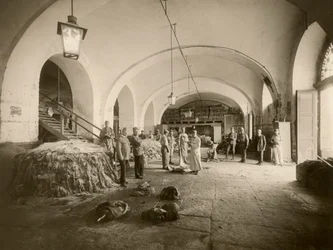 Intérieur du dépôt militaire de cuir, pendant la Grande Guerre