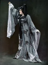 La cantatrice Meyriane Heglon (1867-1942) en Lilith dans l