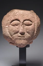 Tête (grès)