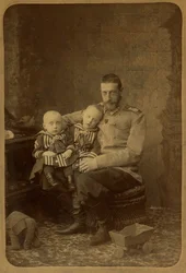 Grand-duc Constantin Constantinovitch de Russie avec ses fils Ioann et Gabriel