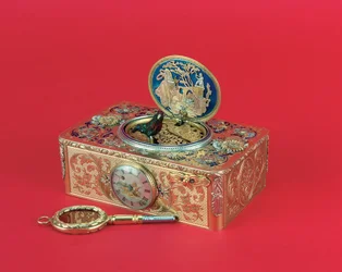 Boîte à oiseau chanteur (émail et argent doré)