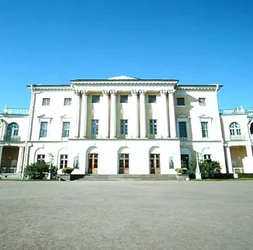 Façade de la Cour d