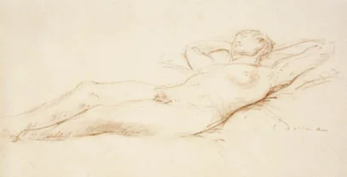Modèle féminin allongé avec les mains sous la nuque
