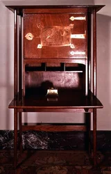 Bureau, vers 1895