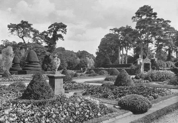 Le Côté Est du Jardin