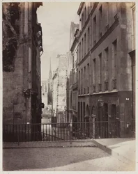 Rue Jean-de-Beauvais. Vue prise de la rue des Écoles vers le boulevard Saint-Germain, en travaux