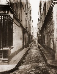 Rue Visconti à Paris prise depuis la rue de Seine. 6e arrondissement