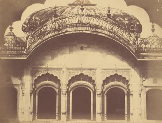 Extérieur du Trône de Cristal dans le Dewan-i-Khas