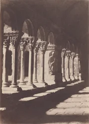 Une allée du cloître de Saint-Trophime, Arles