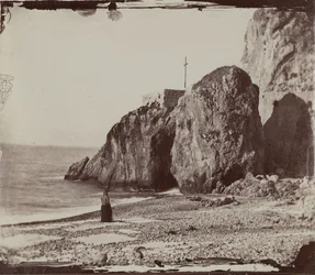 Femme au bord de la mer