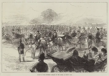 Revue de la brigade de la maison par la Reine, à Bushey Park