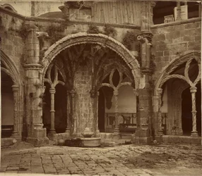 [Cloître du Silence, monastère de Santa Cruz de Coimbra]