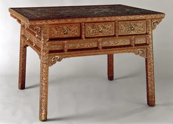 Table de palais, Dynastie Ming, période Hsuan Te (1426-35)