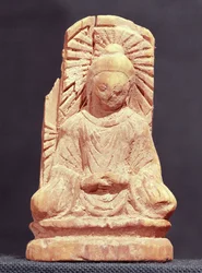 Bouddha assis en méditation, de Tumshuq (Xinjiang) 4e-5e siècle